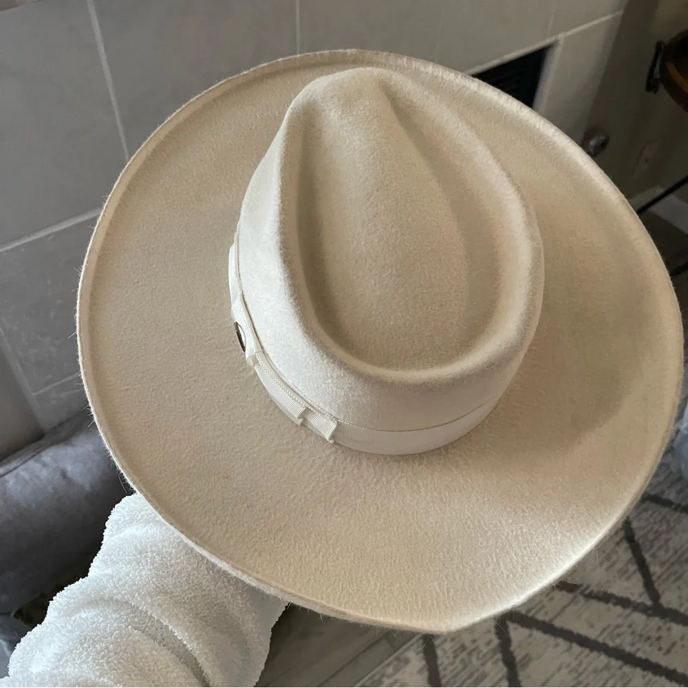 Gladys Tamez Millinery | Arch Hat Size: Small - Picture 2 of 7